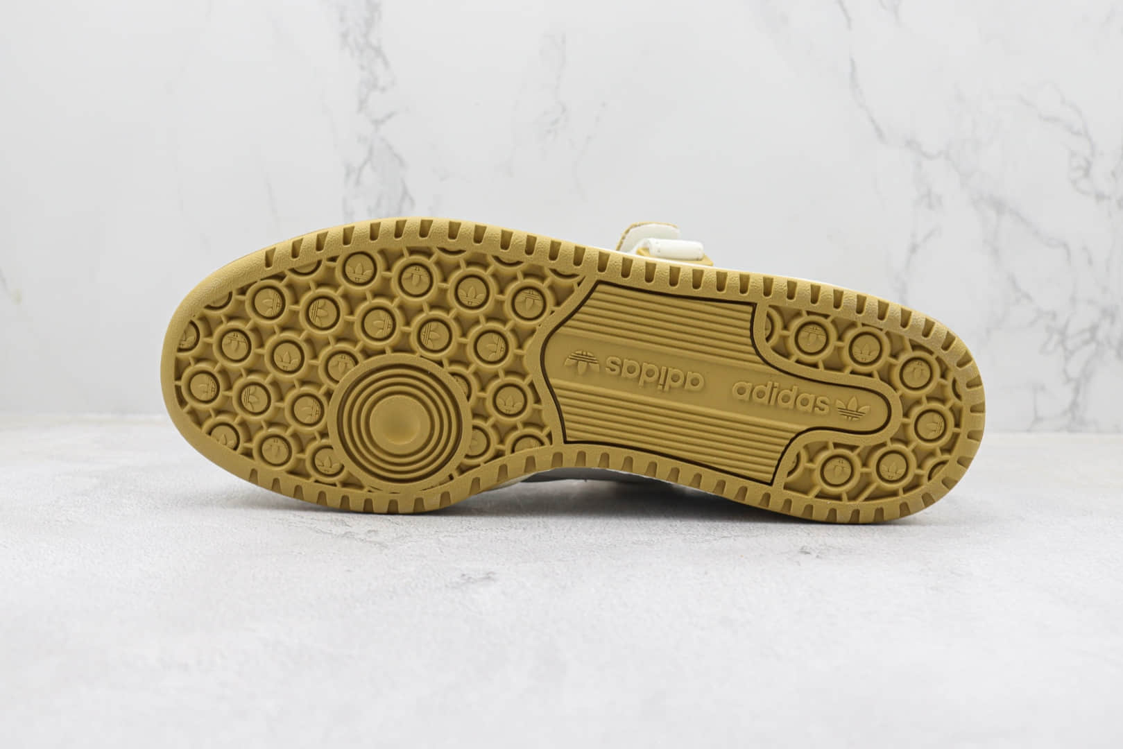 阿迪达斯adidas Forum 84 Low纯原版本三叶草84白红色板鞋 莆田阿迪达斯货源 货号:HQ4604