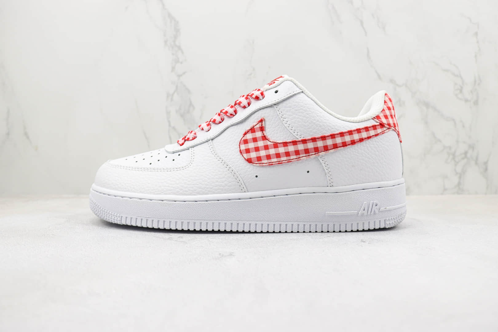 耐克Nike Air Force 1'07 Low纯原版本低帮空军一号白红色格子布板鞋 莆田天花板AF1系列 货号:DZ2784-101