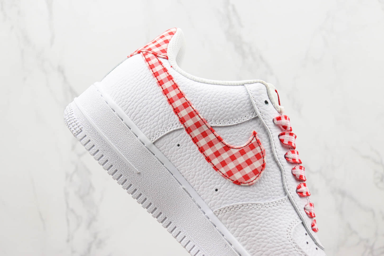 耐克Nike Air Force 1'07 Low纯原版本低帮空军一号白红色格子布板鞋 莆田天花板AF1系列 货号:DZ2784-101