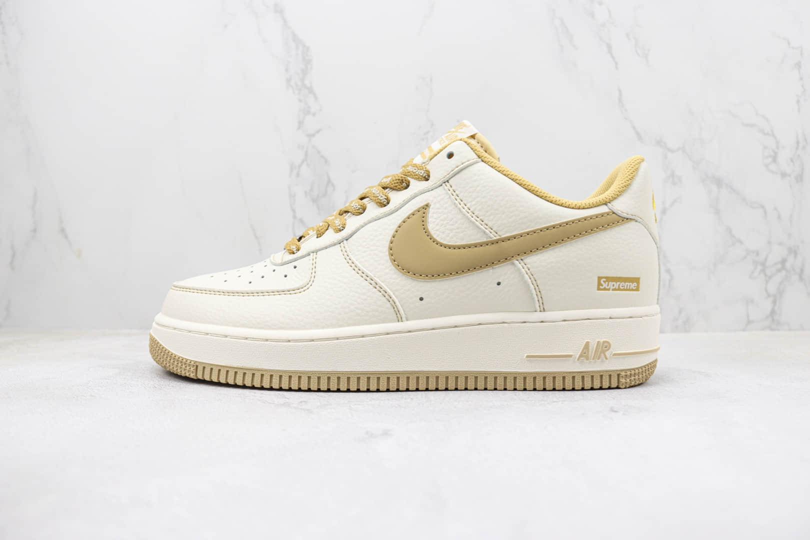 耐克Supreme x Nike Air Force 1'07 Low纯原版本SUP联名款低帮空军一号米卡其色板鞋 莆田天花板AF1系列 货号:SU0220-011