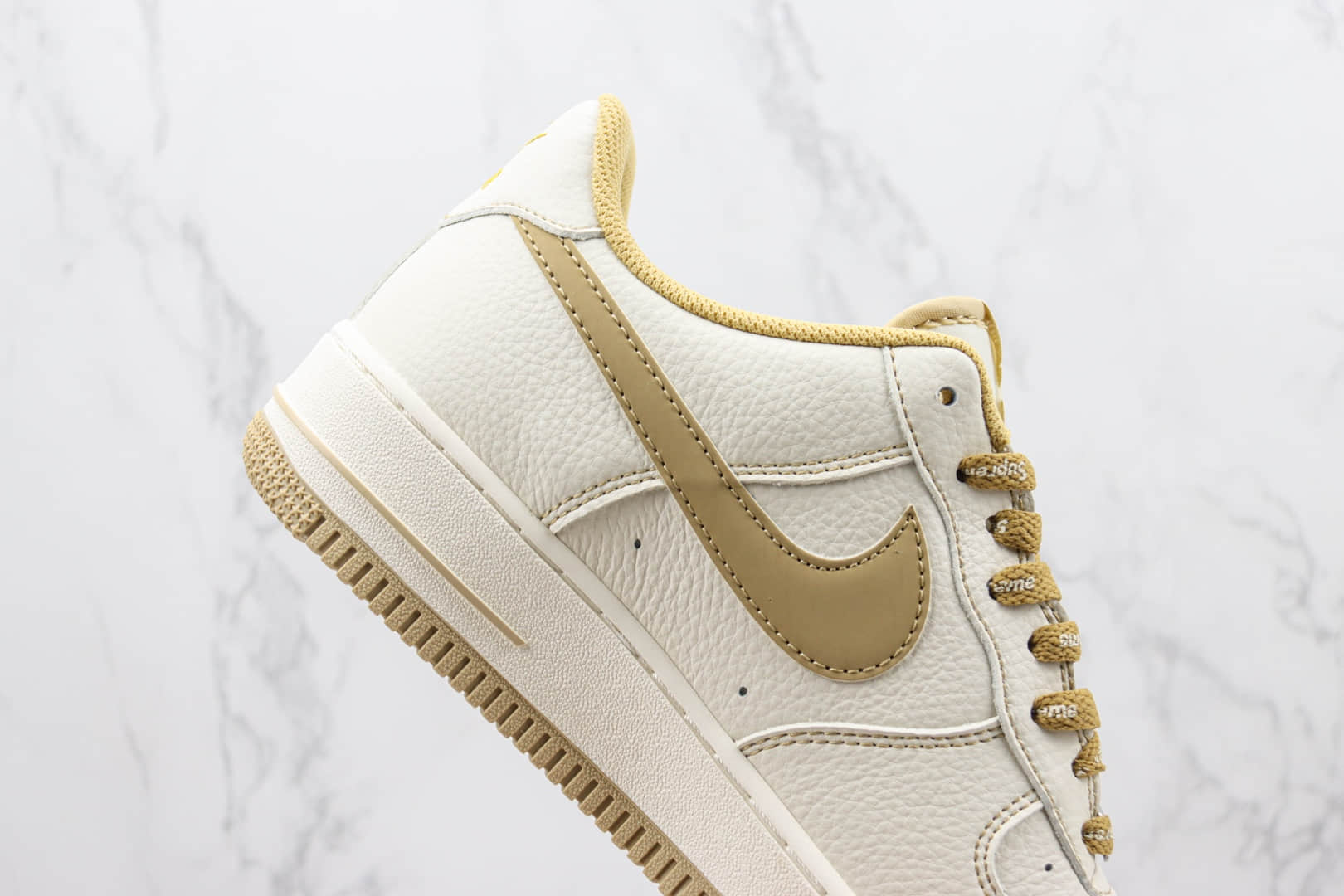 耐克Supreme x Nike Air Force 1'07 Low纯原版本SUP联名款低帮空军一号米卡其色板鞋 莆田天花板AF1系列 货号:SU0220-011