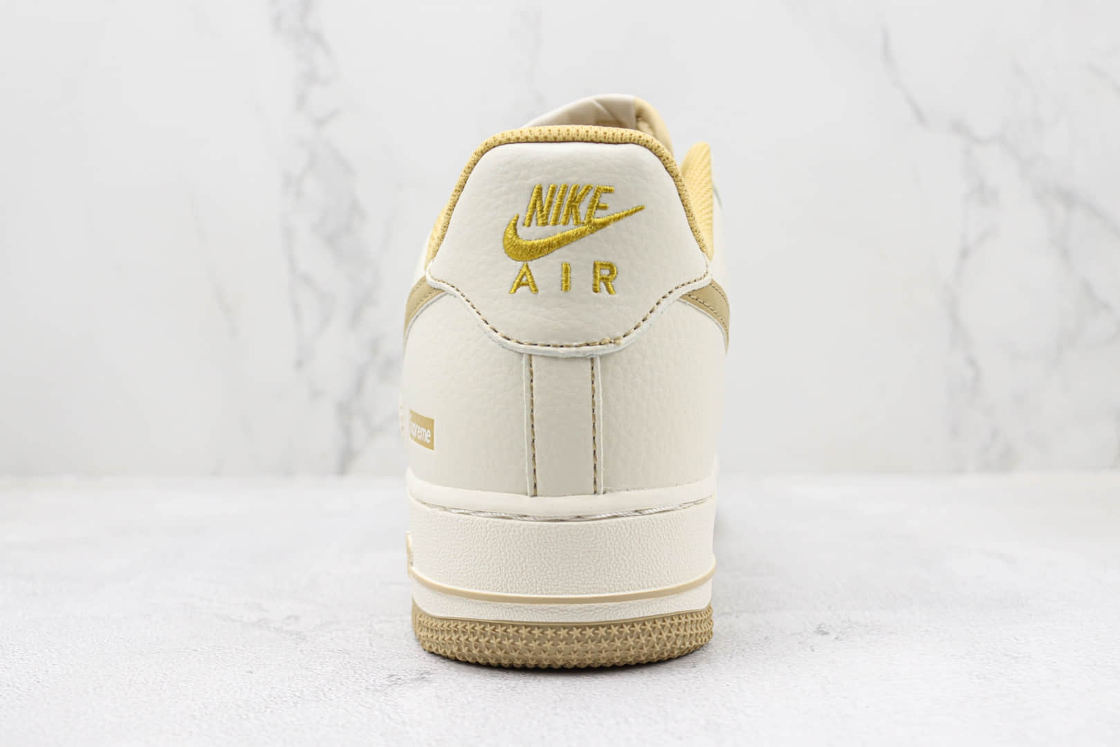 耐克Supreme x Nike Air Force 1'07 Low纯原版本SUP联名款低帮空军一号米卡其色板鞋 莆田天花板AF1系列 货号:SU0220-011