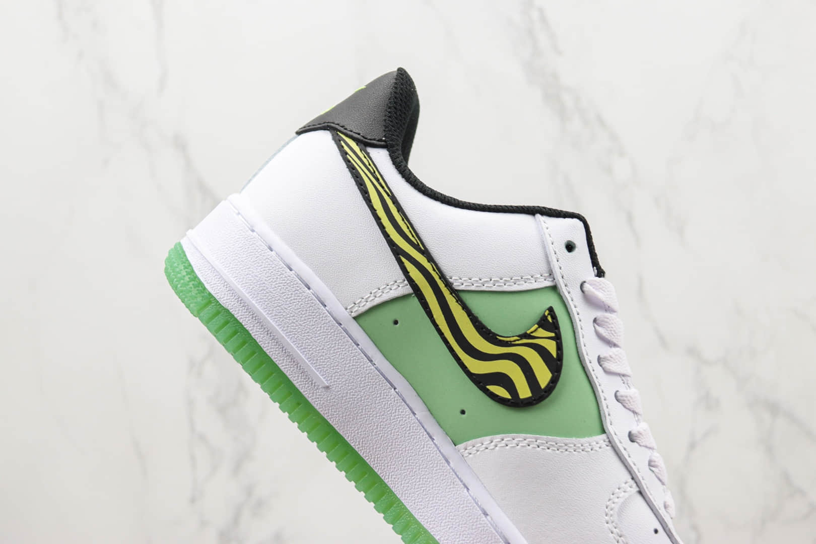 耐克Nike Air Force 1'07 Low纯原版本KITH联名低帮空军一号白绿斑马波浪勾板鞋 莆田天花板AF1系列 货号:BS9055-827