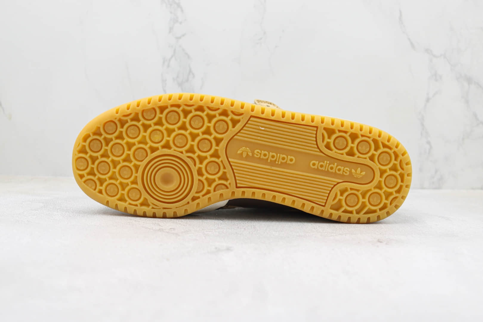 阿迪达斯adidas Forum 84 Low ACE纯原版本三叶草深棕麦黄色复古板鞋 莆田阿迪达斯货源 货号:GW4334