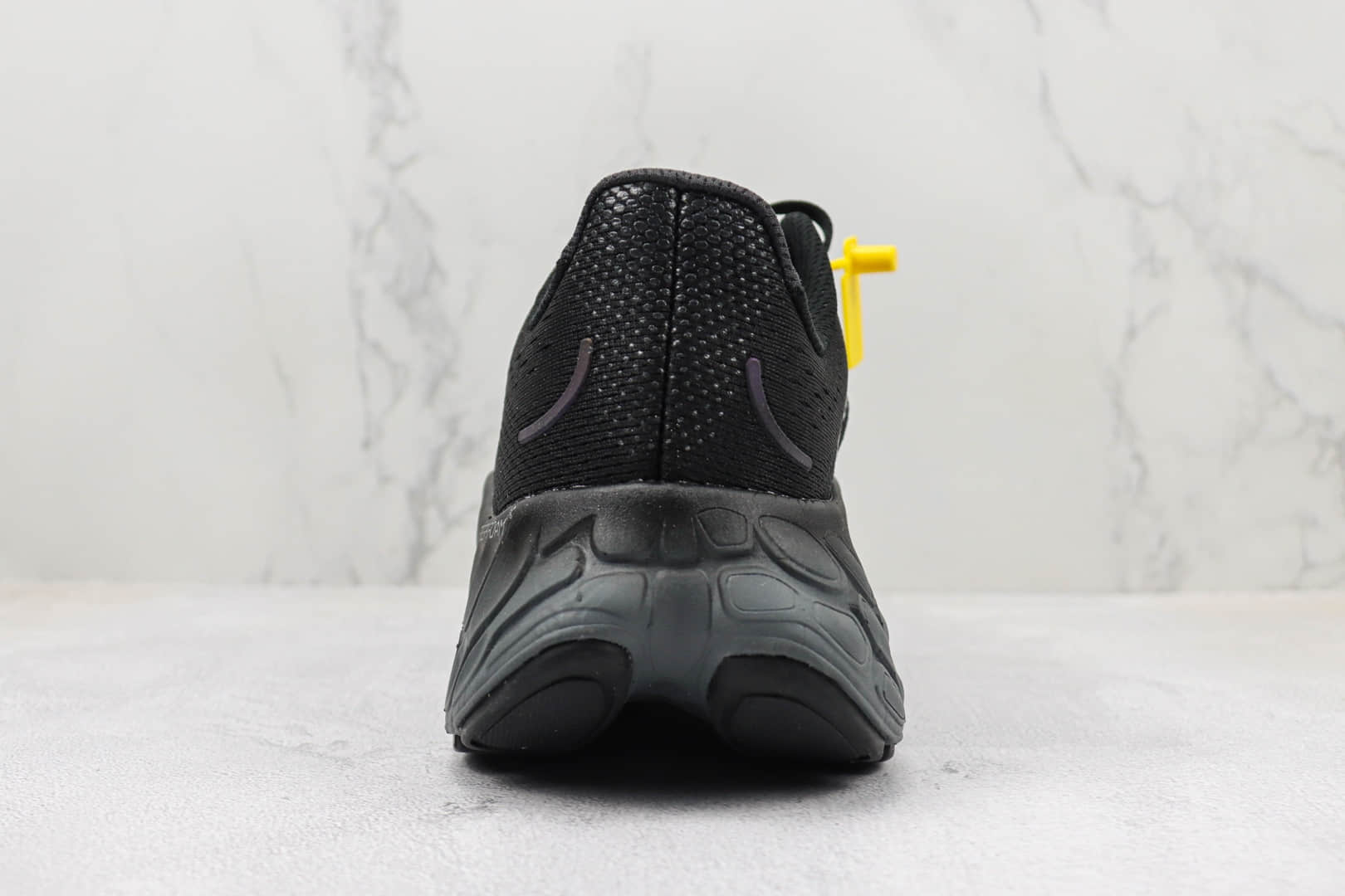 新百伦New Balance Fresh Foam x More V4纯原版本黑蓝色厚底跑鞋 莆田新百伦货源 货号:MMORBG4