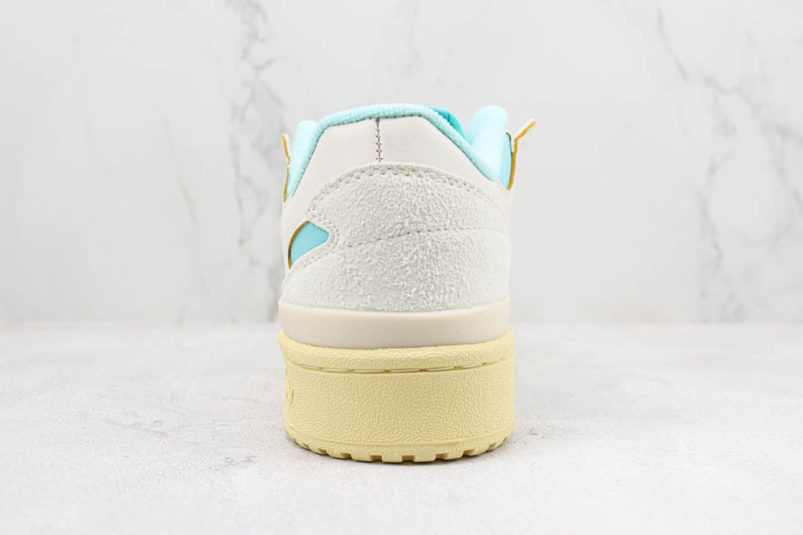 阿迪达斯adidas Forum 84 Low纯原版本三叶草84白蓝色复古板鞋 莆田阿迪达斯货源 货号：FZ6342