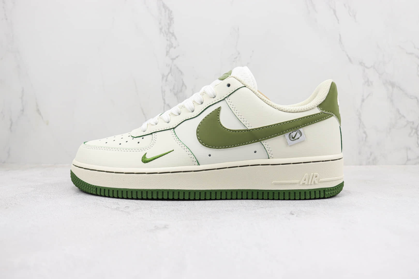 耐克Nike Air Force 1 '07 Low纯原版本低帮空军一号橄榄绿双钩板鞋 莆田耐克货源 货号:FB1839-213