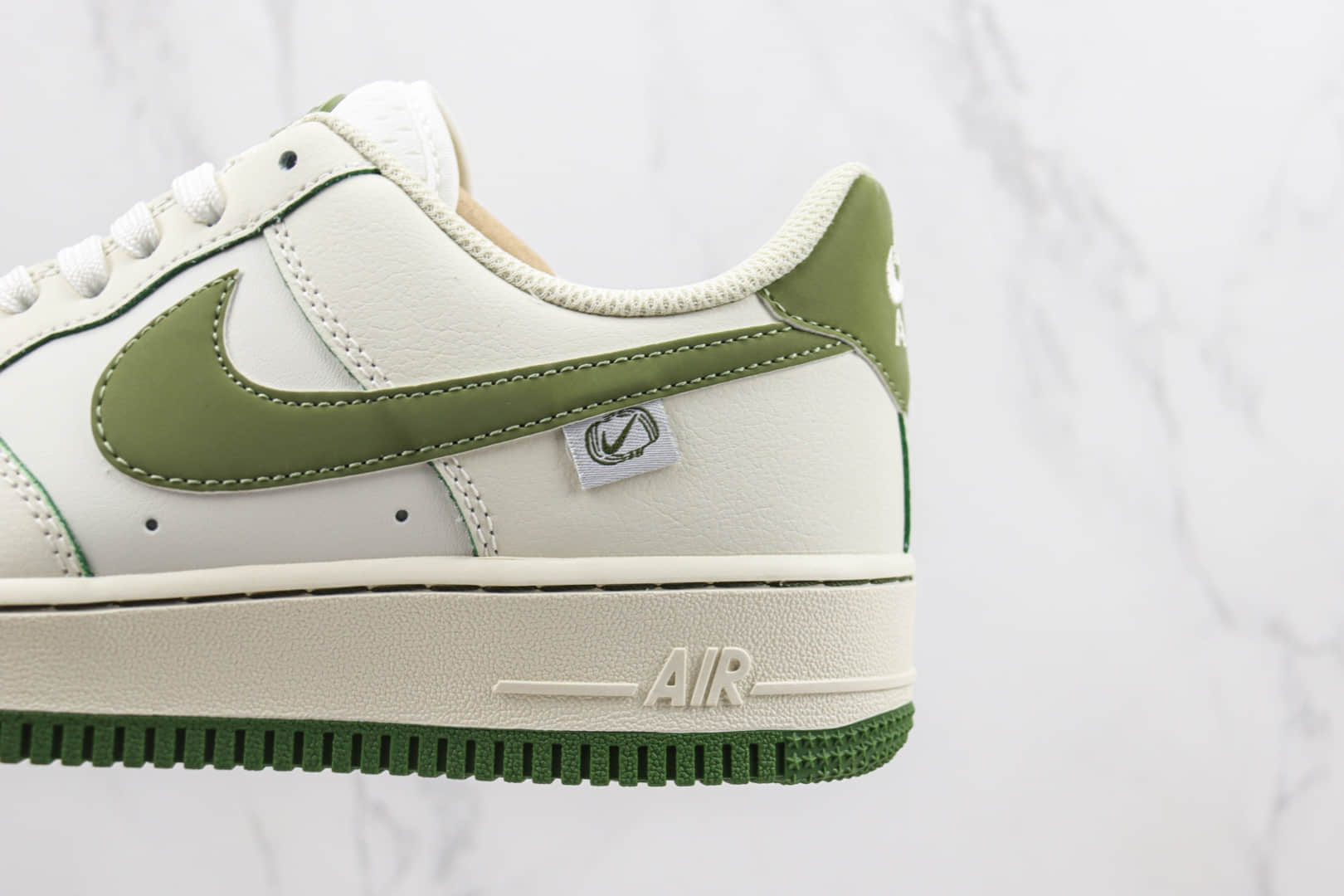 耐克Nike Air Force 1 '07 Low纯原版本低帮空军一号橄榄绿双钩板鞋 莆田耐克货源 货号:FB1839-213