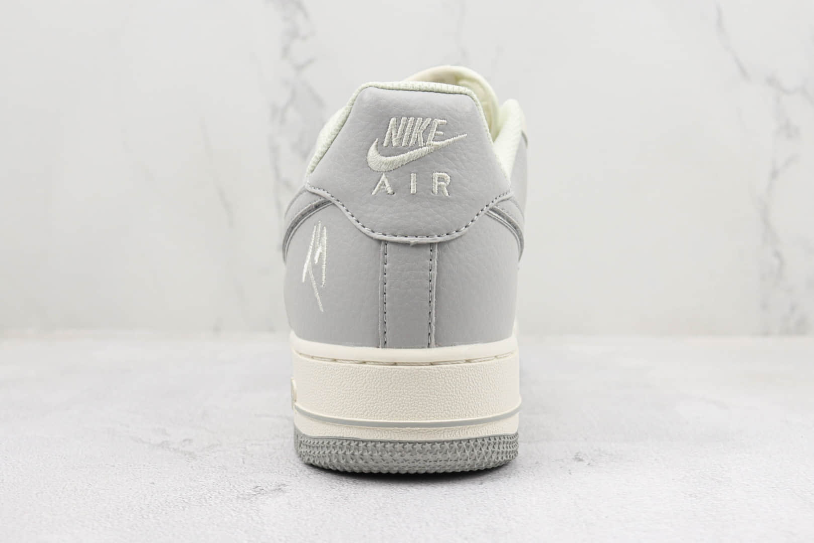 耐克Nike Air Force 1 '07 Low纯原版本低帮空军一号白灰色板鞋 莆田复刻耐克 货号:IO5636-888