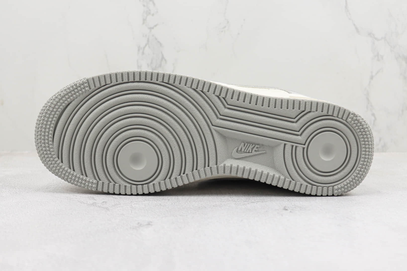 耐克Nike Air Force 1 '07 Low纯原版本低帮空军一号白灰色板鞋 莆田复刻耐克 货号:IO5636-888