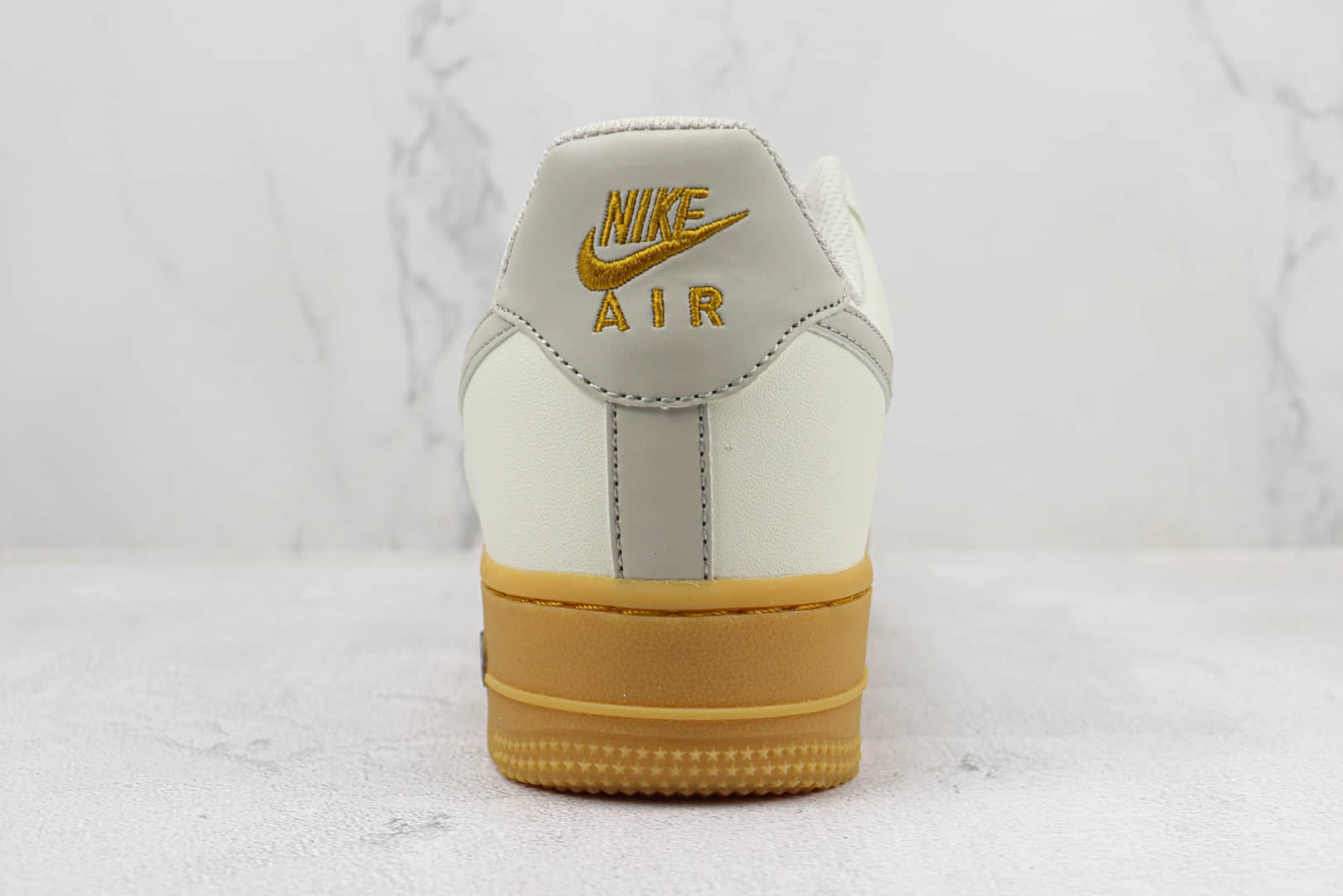耐克Nike Air Force 1'07 Low纯原版本低帮空军一号米灰生胶板鞋 莆田耐克工厂 货号:XC2351-066