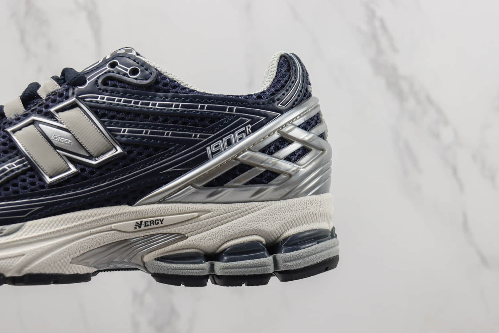 新百伦New Balance 1906R纯原版本NB1906R藏青色复古老爹鞋 莆田复刻新百伦 货号:M1906RCA