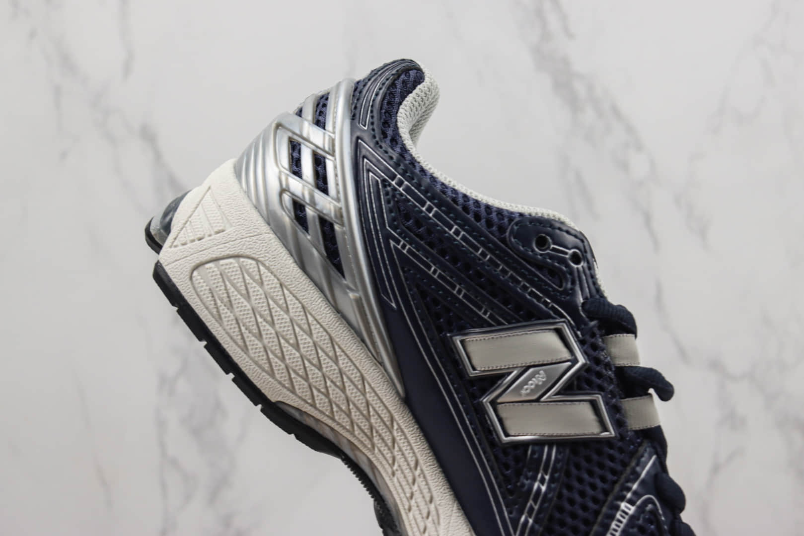 新百伦New Balance 1906R纯原版本NB1906R藏青色复古老爹鞋 莆田复刻新百伦 货号:M1906RCA