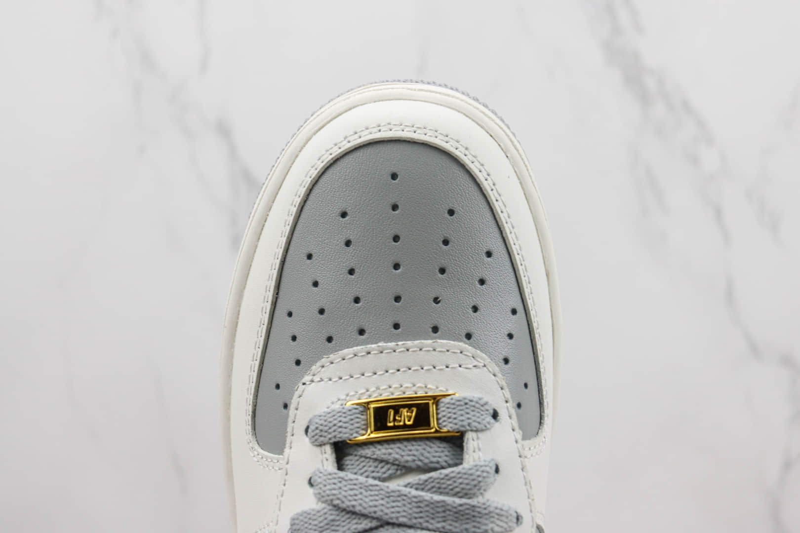耐克Nike Air Force 1纯原版本空军一号白灰拼接板鞋 莆田复刻耐克 货号:AV0303-726