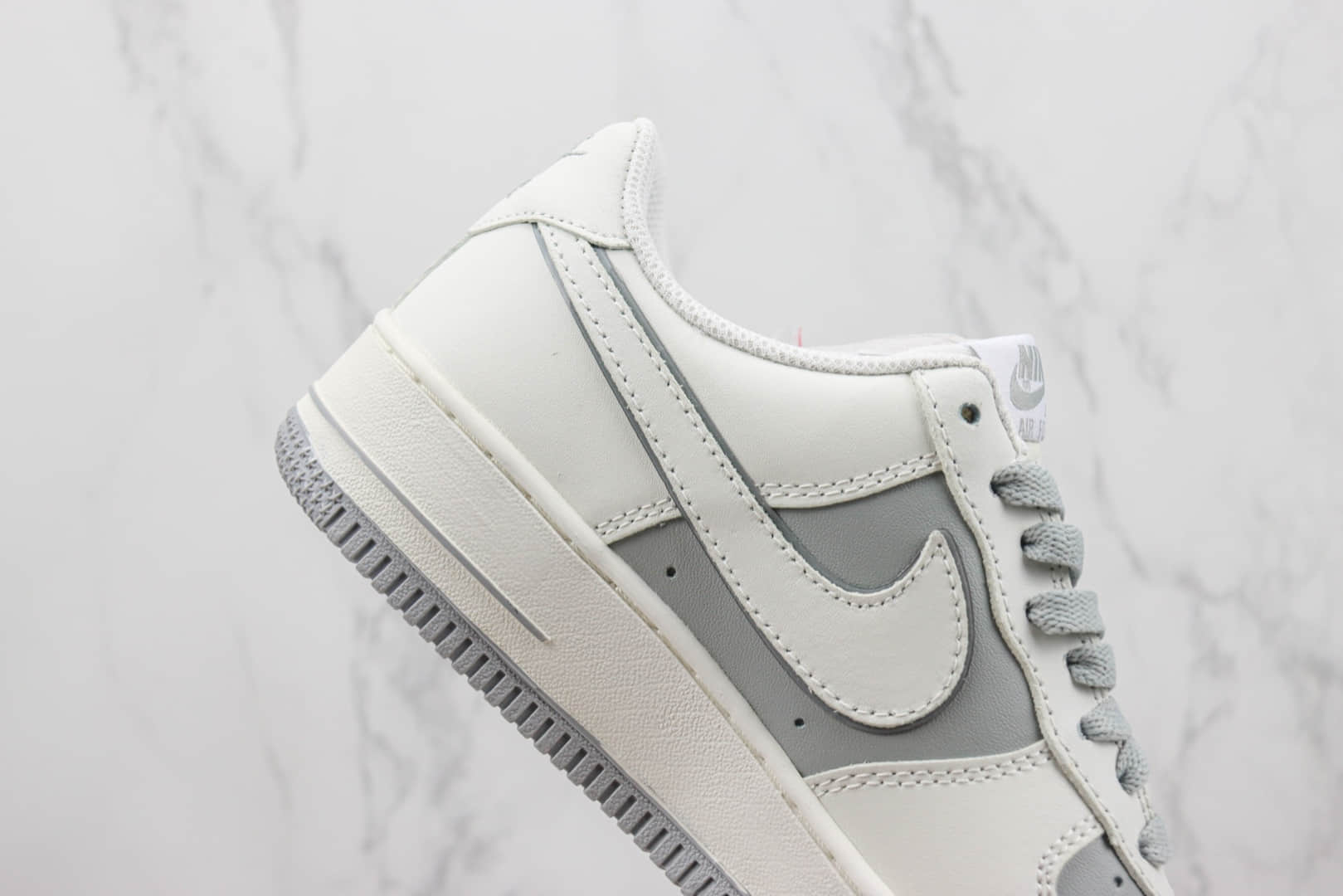 耐克Nike Air Force 1纯原版本空军一号白灰拼接板鞋 莆田复刻耐克 货号:AV0303-726