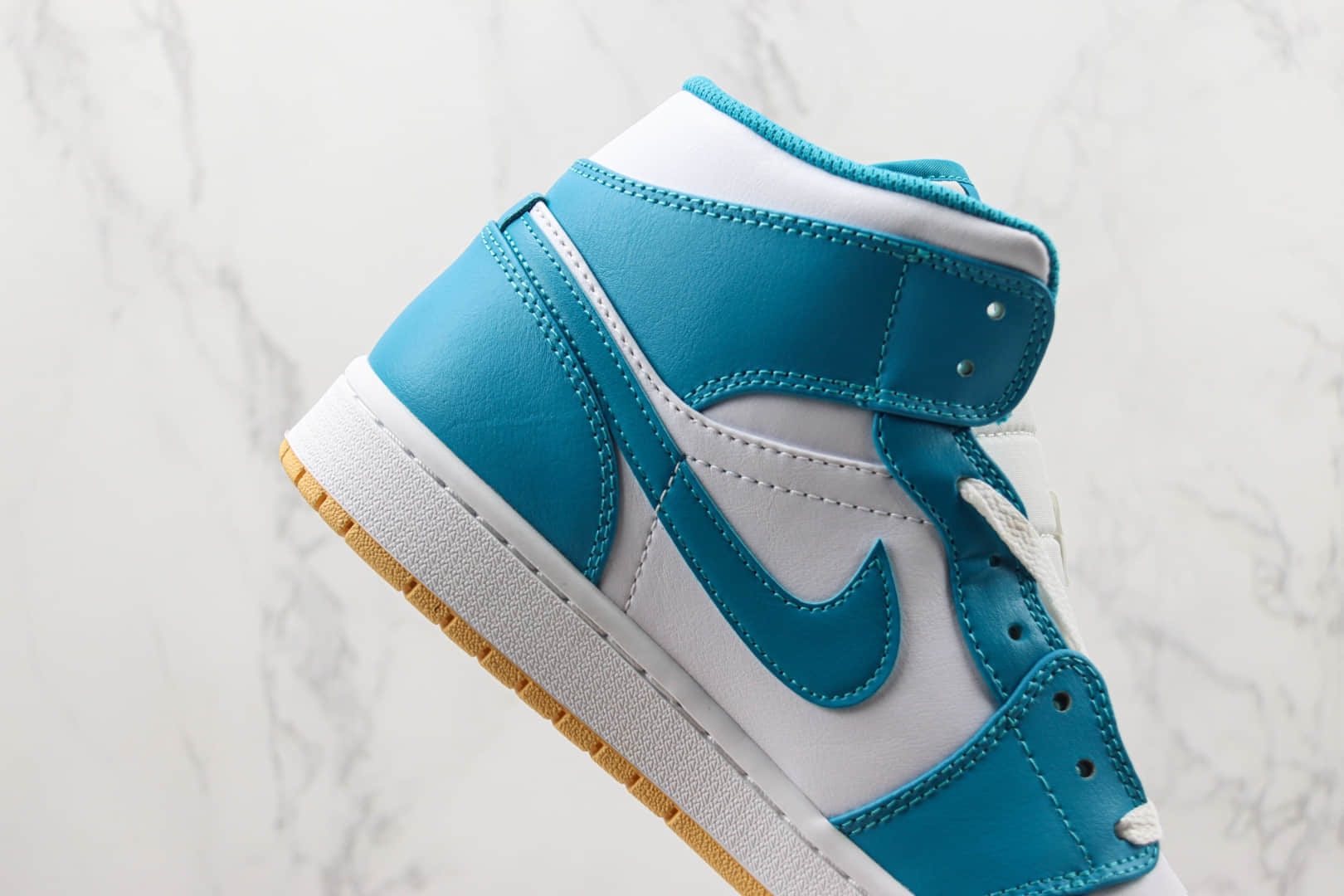 乔丹Air Jordan 1 Mid纯原版本中帮AJ1蓝白色篮球鞋 莆田天花板AJ1系列 货号：DQ8426-400
