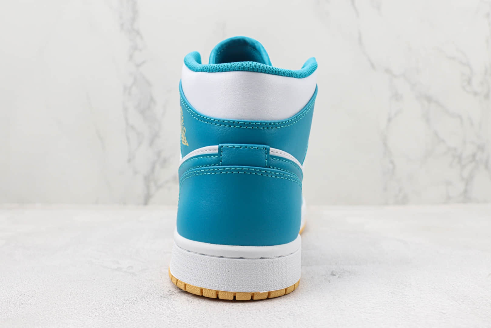 乔丹Air Jordan 1 Mid纯原版本中帮AJ1蓝白色篮球鞋 莆田天花板AJ1系列 货号：DQ8426-400