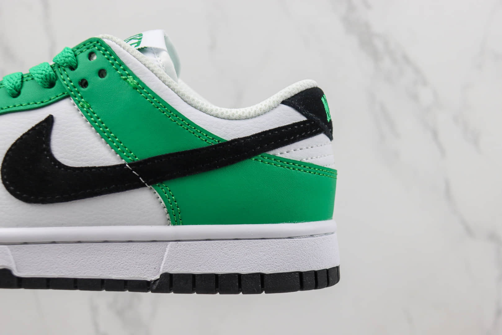 耐克Nike SB Dunk Low纯原版本低帮SB Dunk白绿黑勾板鞋 莆田天花板Dunk系列 货号:FN3612-300