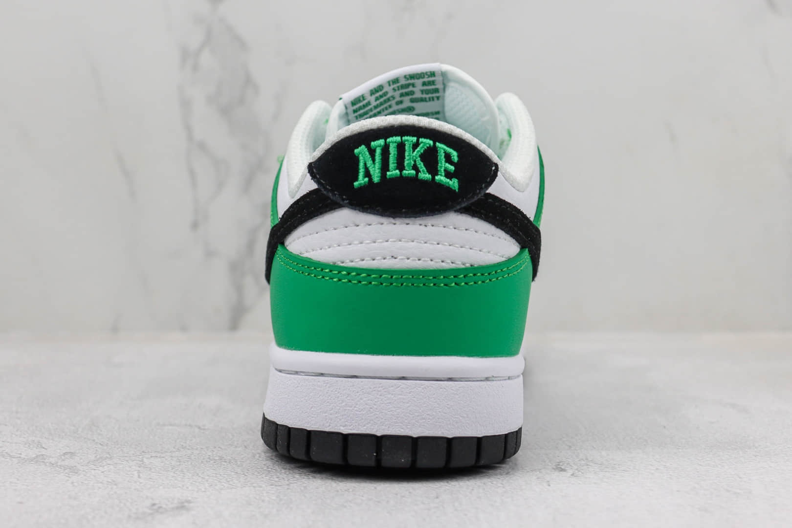 耐克Nike SB Dunk Low纯原版本低帮SB Dunk白绿黑勾板鞋 莆田天花板Dunk系列 货号:FN3612-300
