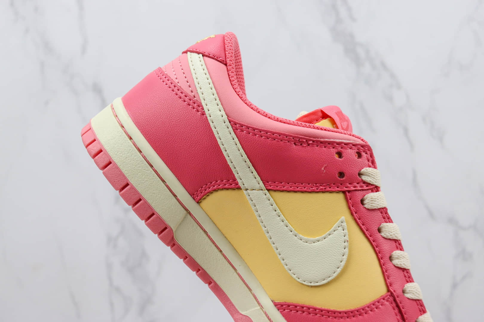 耐克Nike Dunk Low纯原版本低帮Dunk黄粉色板鞋 莆田天花板Dunk系列 货号：DH9765-200
