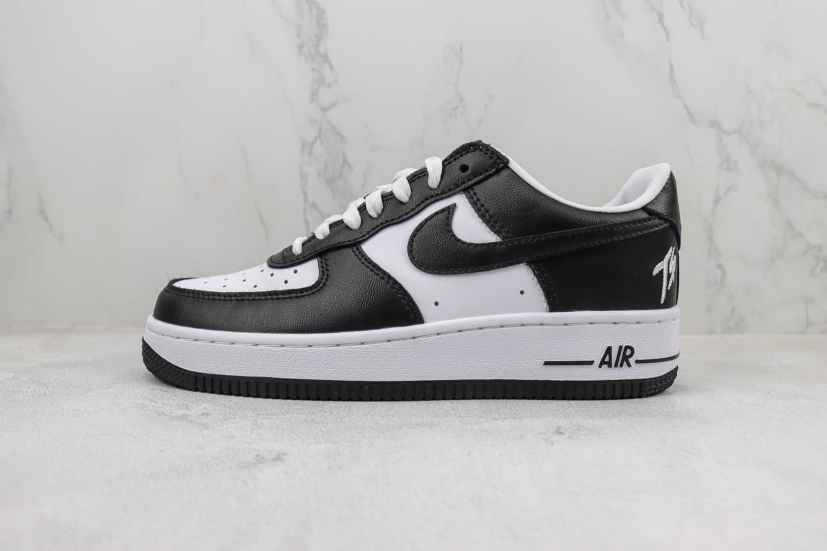 耐克Nike Air Force 1 '07 Low纯原版本低帮空军一号黑白TS刺绣板鞋 莆田耐克货源 货号:FJ5756-100