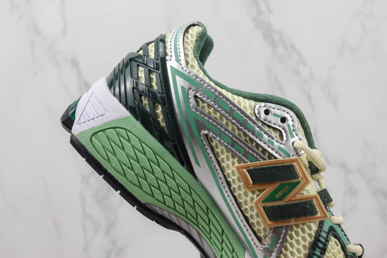 新百伦Aimé Leon Dore x New Balance 1906R纯原版本NB1906R白绿色复古跑鞋 莆田新百伦货源 货号：M1906RL1