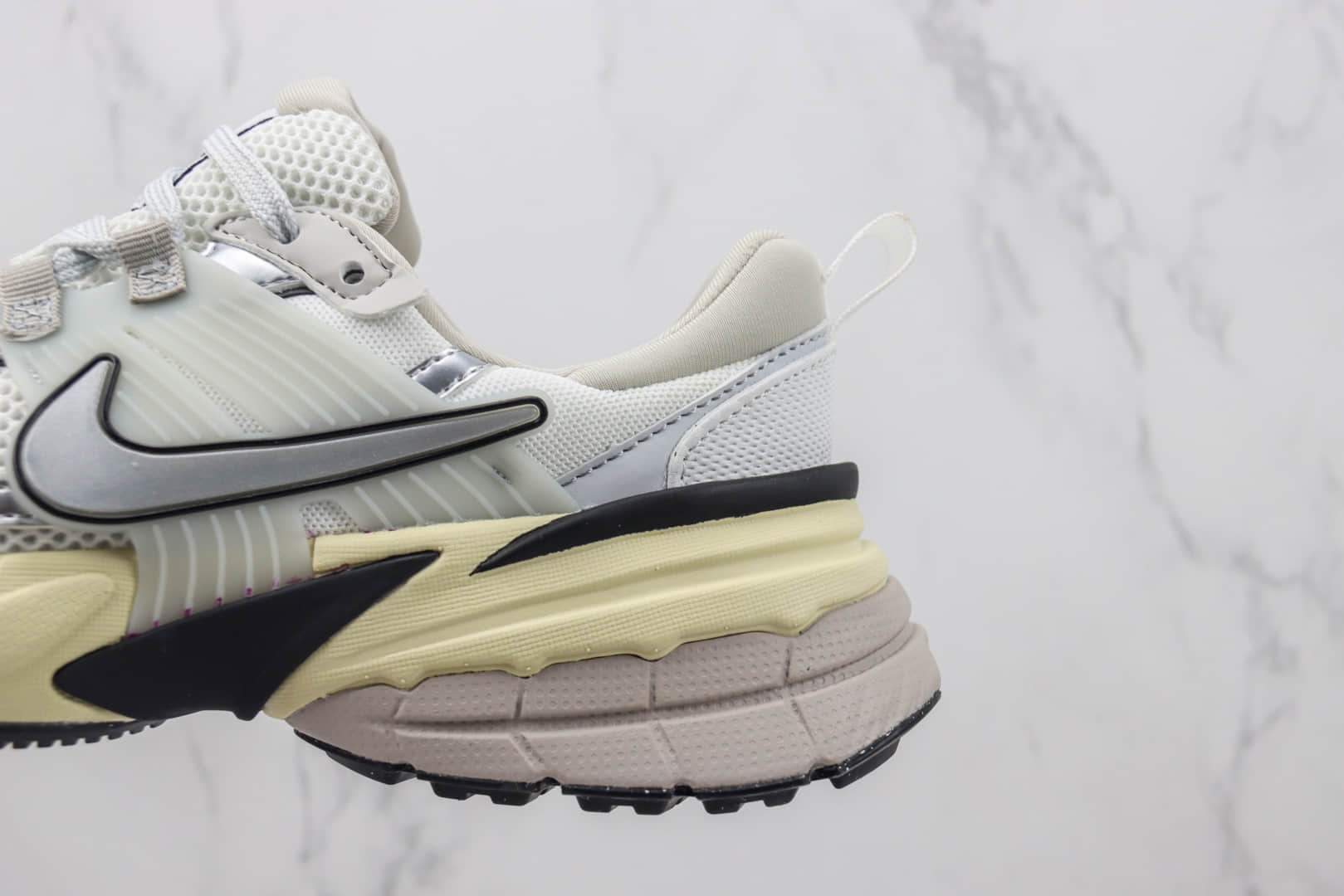 耐克Nike V2K Runtekk 3XL纯原版本银色复古跑鞋 莆田耐克代理 货号:FD0736-100