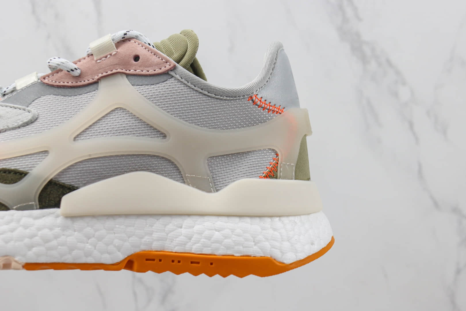 阿迪达斯adidas IVP Nite Jogger纯原版本碧昂丝联名夜行者灰桔粉色爆米花跑鞋 莆田复刻阿迪达斯 货号:ID5101