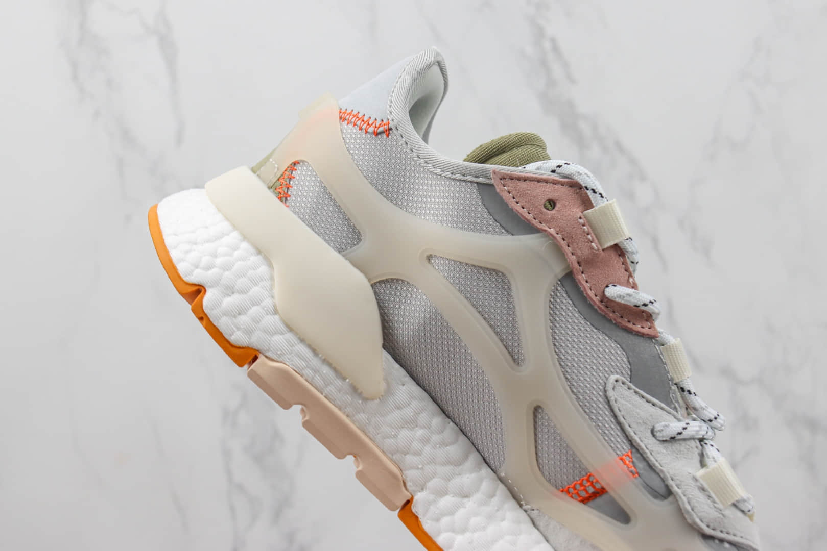 阿迪达斯adidas IVP Nite Jogger纯原版本碧昂丝联名夜行者灰桔粉色爆米花跑鞋 莆田复刻阿迪达斯 货号:ID5101