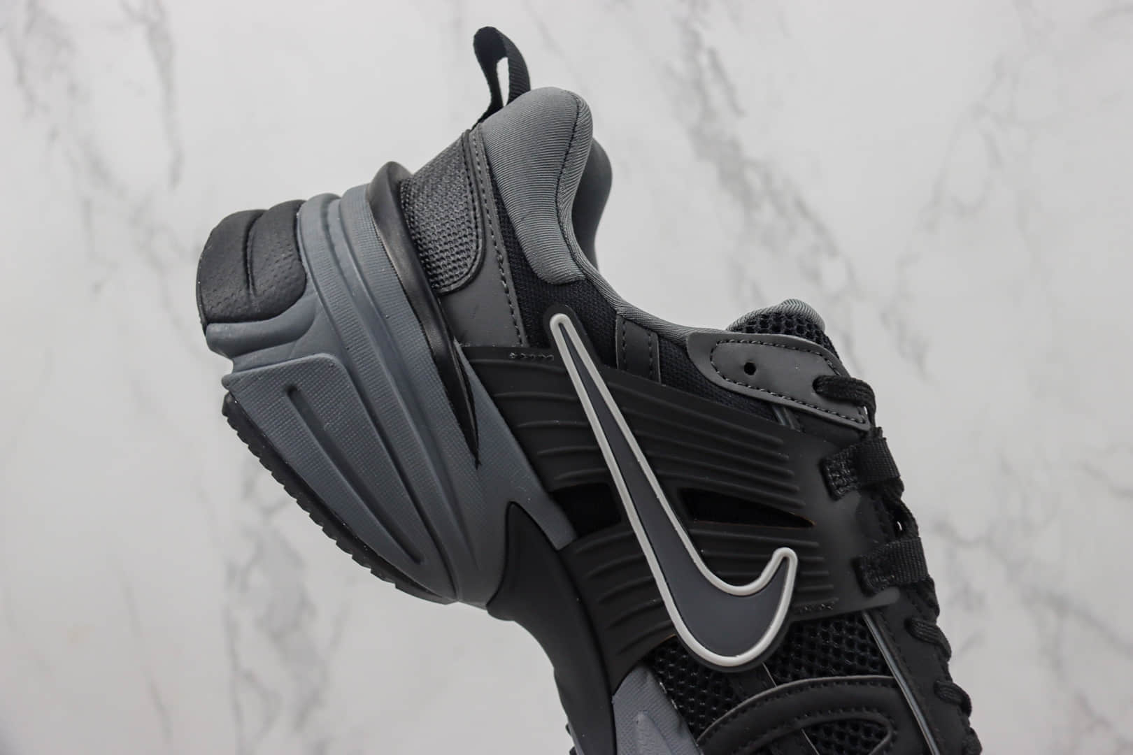 耐克Nike V2K Runtekk 3XL纯原版本V2K黑灰色复古跑鞋 莆田耐克工厂 货号：FD0736-102