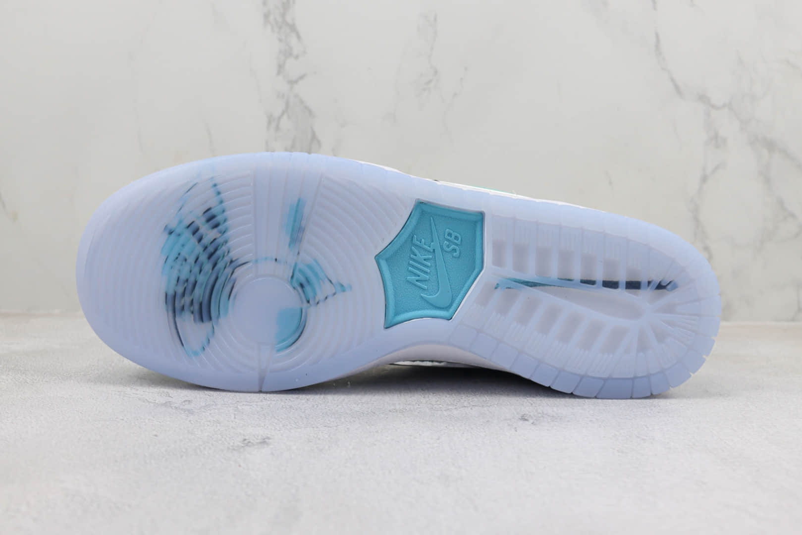 耐克Nike SB Dunk Low纯原版本低帮SB Dunk冰封玫瑰休闲板鞋 莆田复刻耐克 货号:FD2562-400