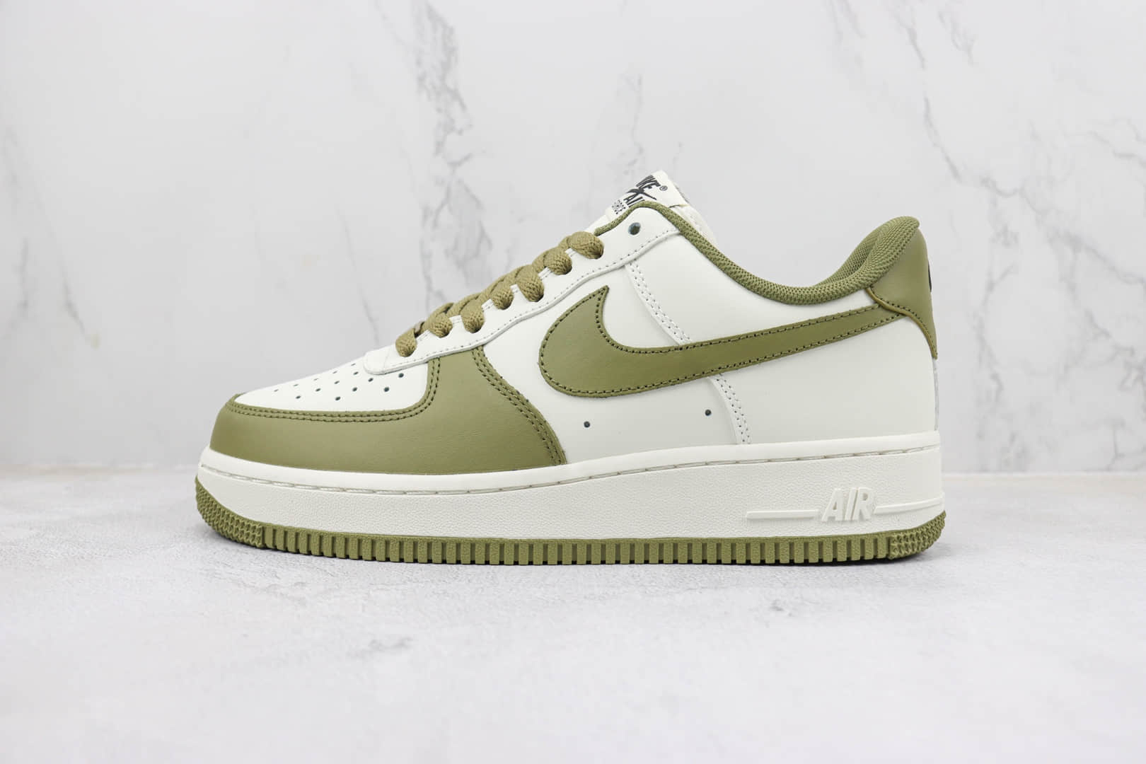 耐克Nike Air Force 1 '07 Low纯原版本空军一号低帮AF1米白橄榄绿板鞋 莆田耐克货源 货号：DD7798-176