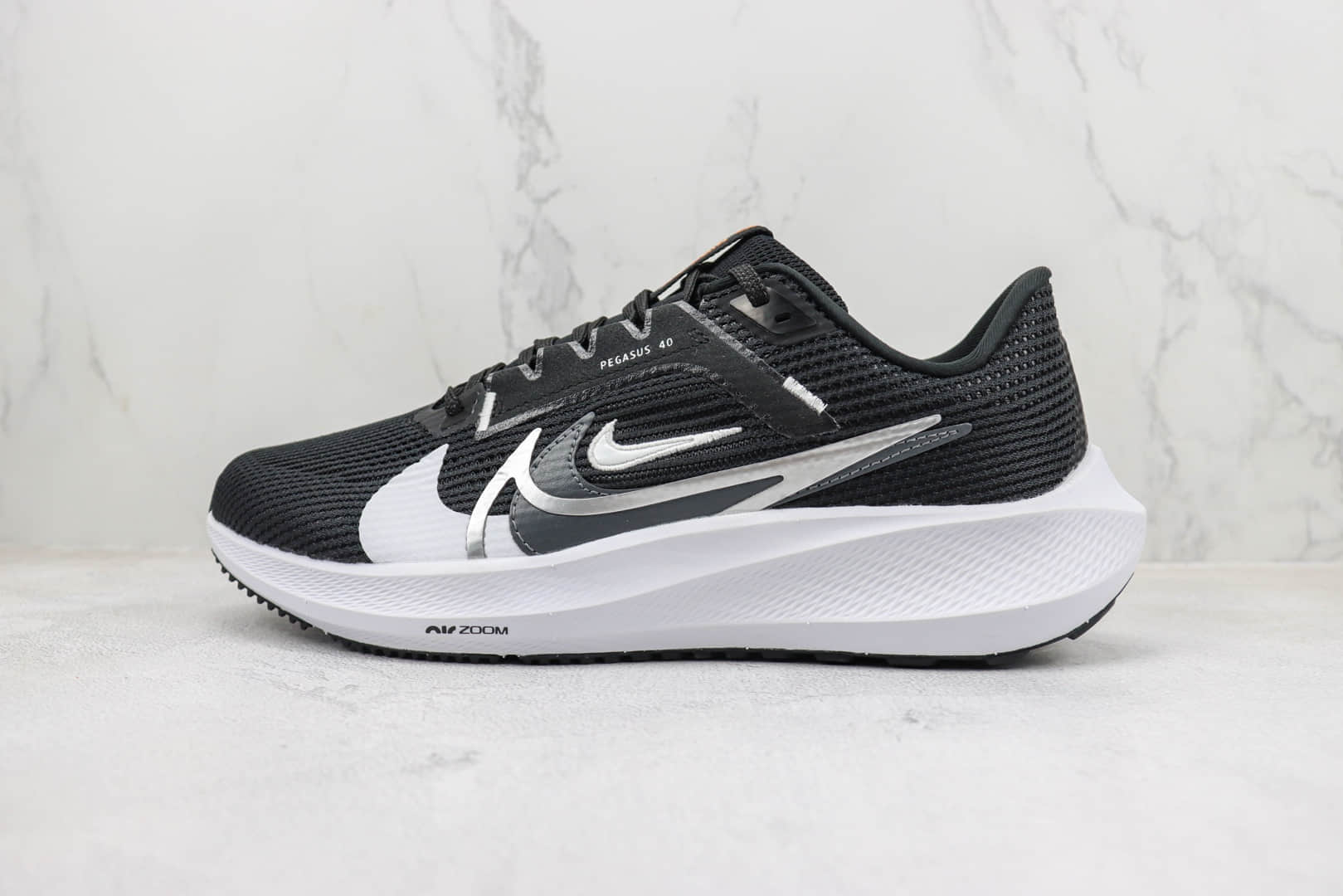 耐克Nike Air Zoom Pegasus 40纯原版本飞马40代黑白色跑鞋 莆田耐克工厂 货号:FB7179-001