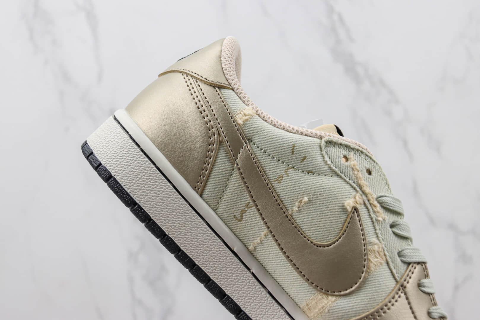 耐克Travis Scott x Air Jordan 1 Low纯原版本TS联名低帮AJ1香槟破洞牛仔倒勾篮球鞋 莆田天花板AJ1系列 货号:DM7866-815