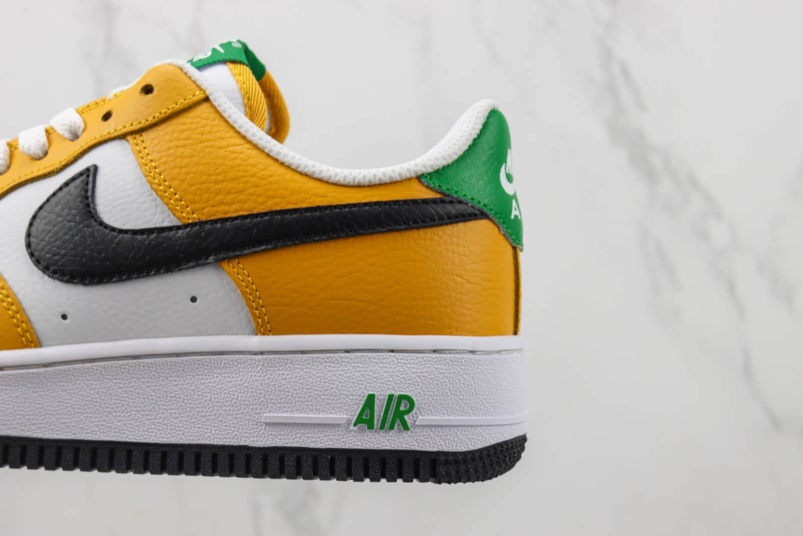 耐克Nike Air Force 1 Low纯原版本空军一号低帮AF1白黄黑勾板鞋 莆田耐克工厂 货号:FN8008-700