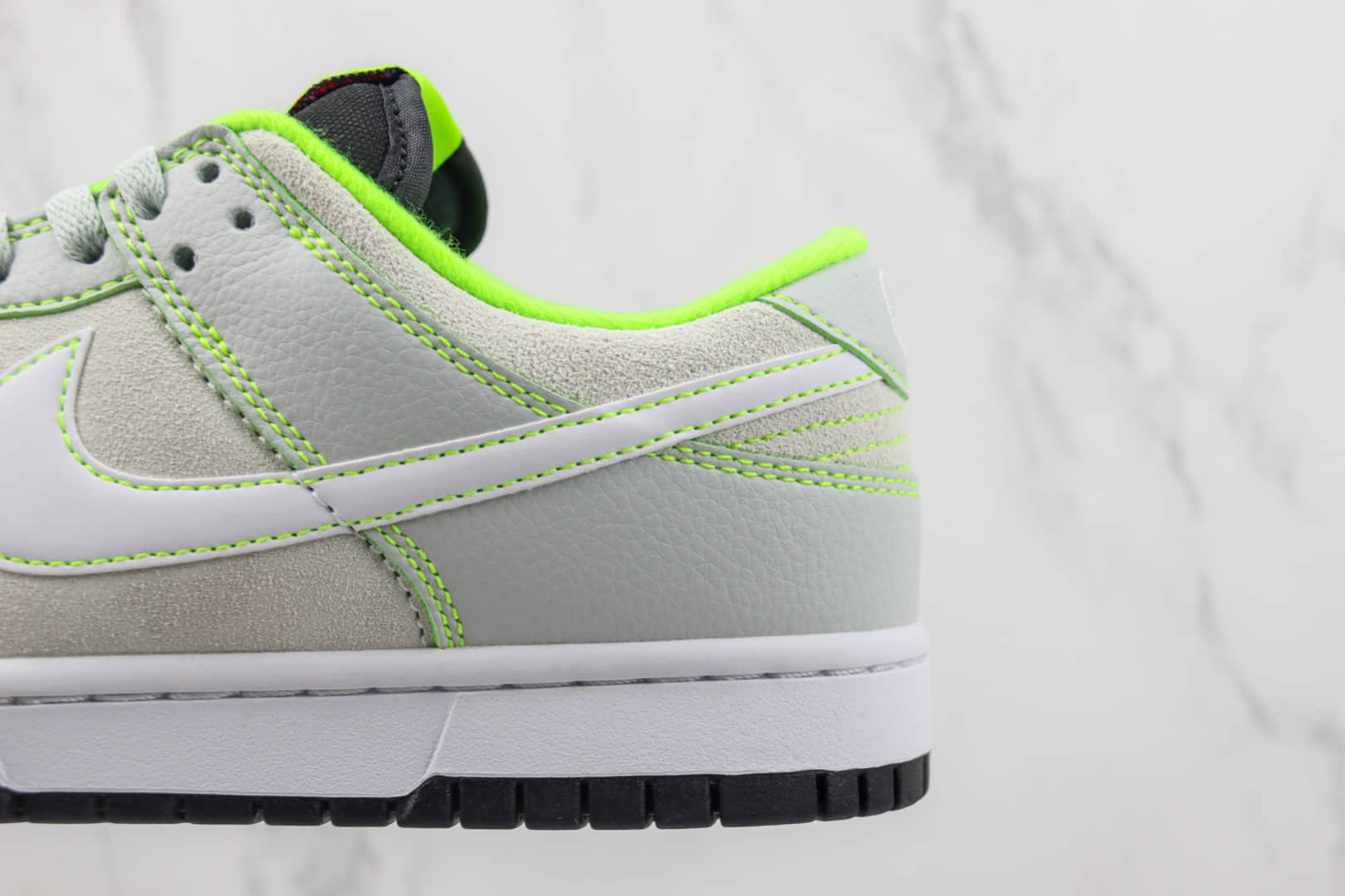 耐克Nike SB Dunk Low纯原版本低帮SB Dunk俄勒冈绿鸭子板鞋 莆田耐克工厂 货号：FQ7260-001