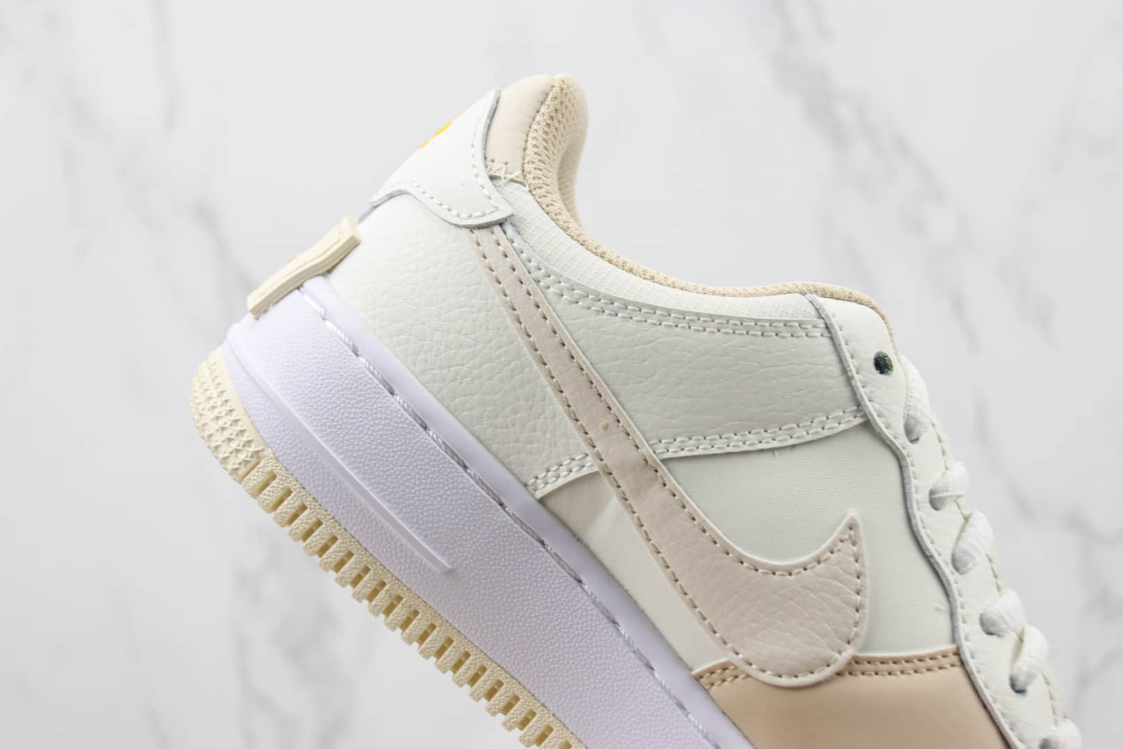 耐克Nike Air Force 1 Shadow纯原版本空军一号低帮AF1马卡龙白黄解构板鞋 莆田耐克货源 货号：FQ6871-111