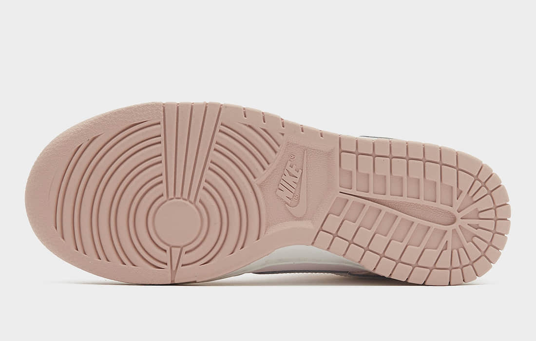 复古甜美棋盘格!低帮Dunk新配色曝光!