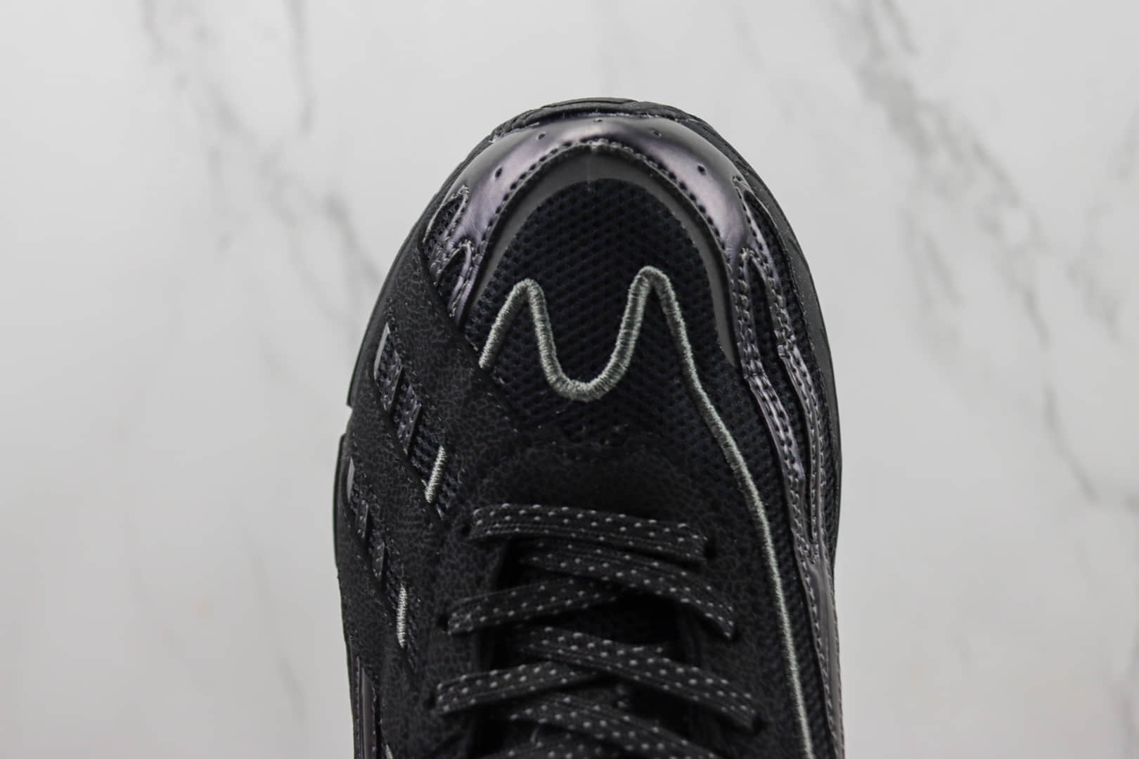 阿迪达斯Sean Wotherspoon x adidas Originals Orketro纯原版本灯芯绒大帝联名三叶草黑色复古运动跑鞋 莆田阿迪达斯货源 货号：GX3132