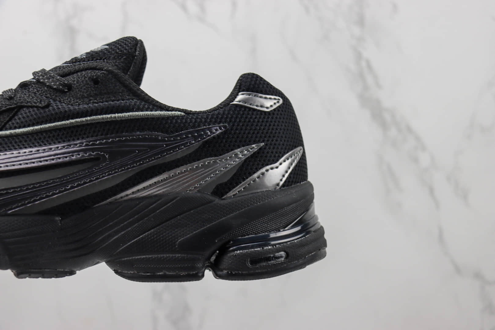 阿迪达斯Sean Wotherspoon x adidas Originals Orketro纯原版本灯芯绒大帝联名三叶草黑色复古运动跑鞋 莆田阿迪达斯货源 货号：GX3132