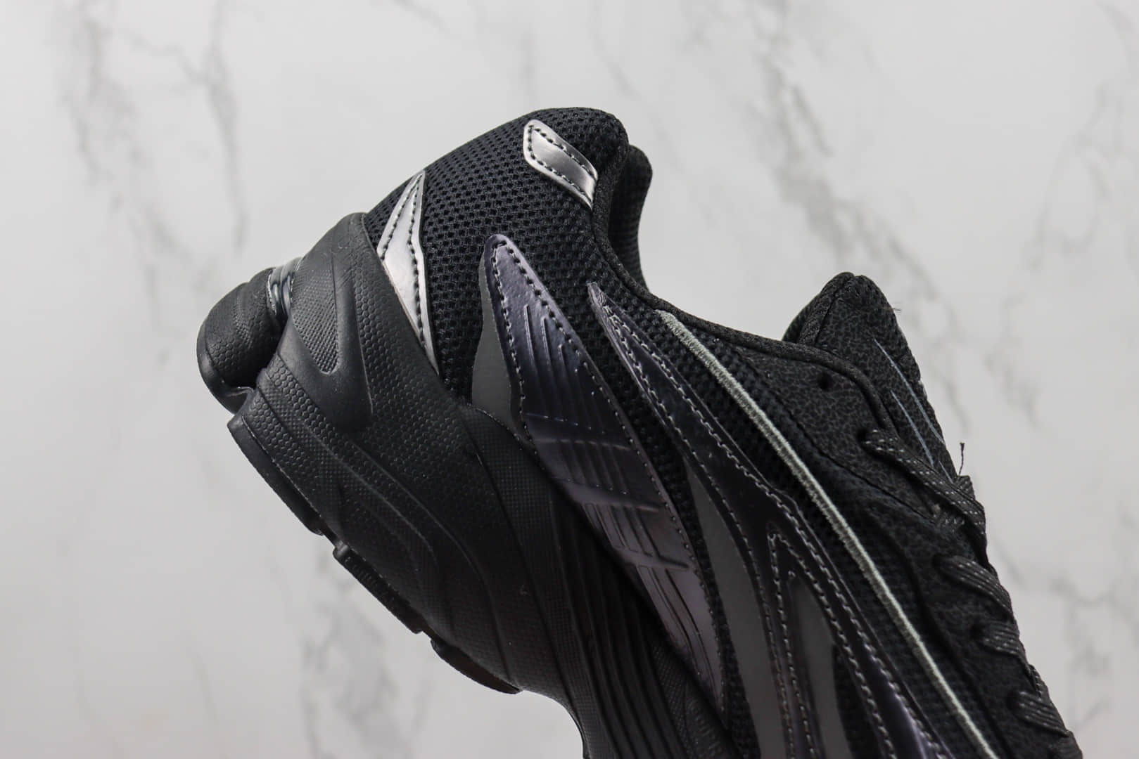 阿迪达斯Sean Wotherspoon x adidas Originals Orketro纯原版本灯芯绒大帝联名三叶草黑色复古运动跑鞋 莆田阿迪达斯货源 货号：GX3132