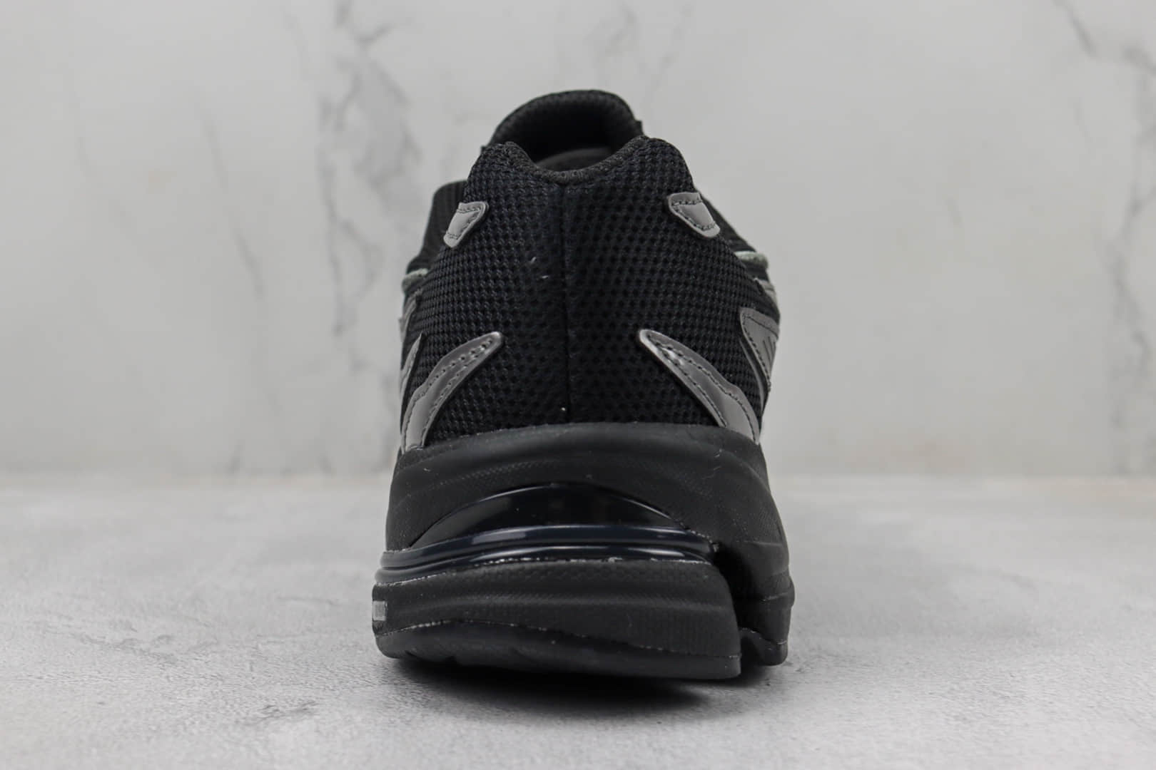 阿迪达斯Sean Wotherspoon x adidas Originals Orketro纯原版本灯芯绒大帝联名三叶草黑色复古运动跑鞋 莆田阿迪达斯货源 货号：GX3132