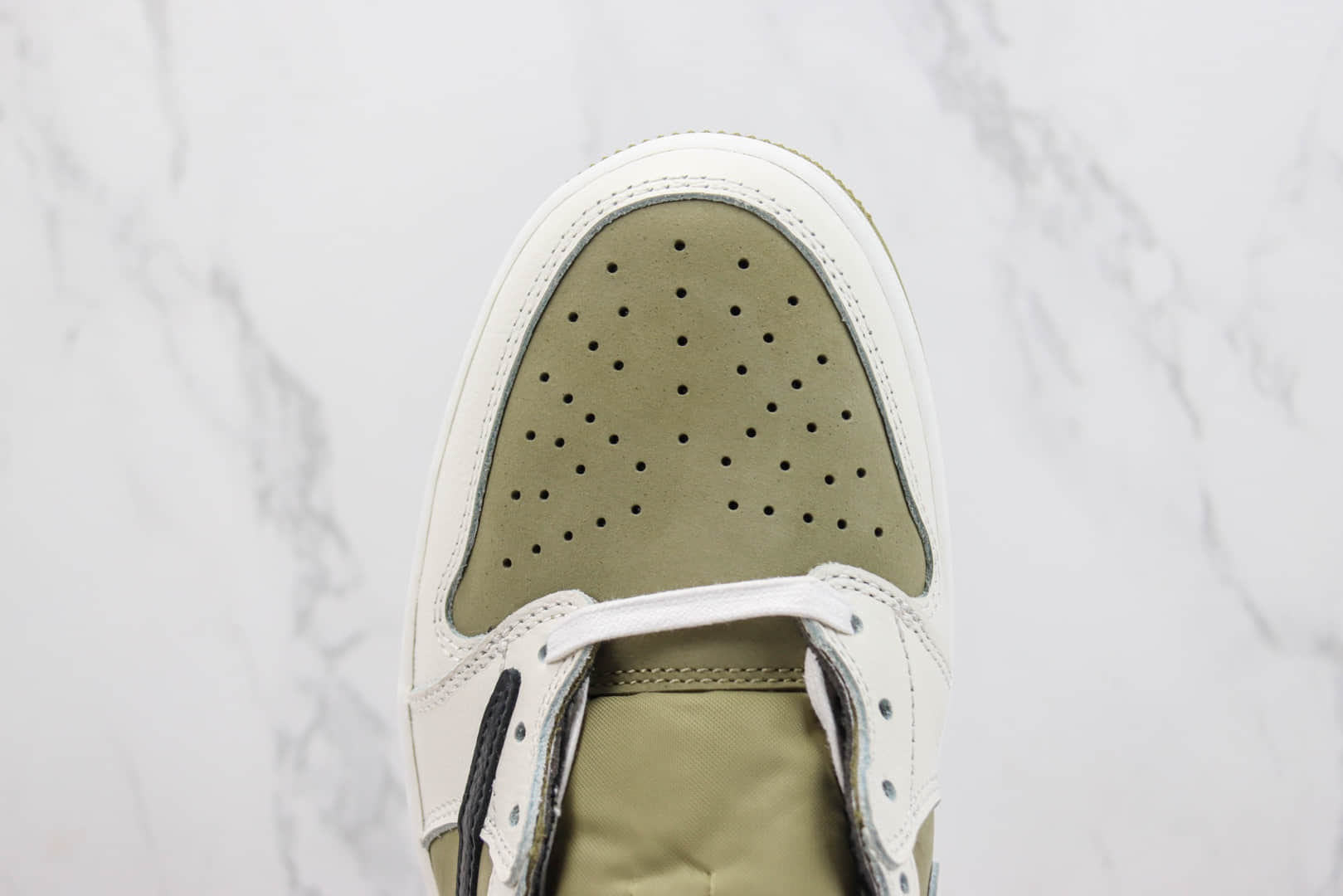 乔丹Travis Scott x Air Jordan 1 Low Golf纯原版本高尔夫AJ1低帮TS联名橄榄绿白黑倒钩板鞋 莆田AJ货源 货号：FZ3124-200