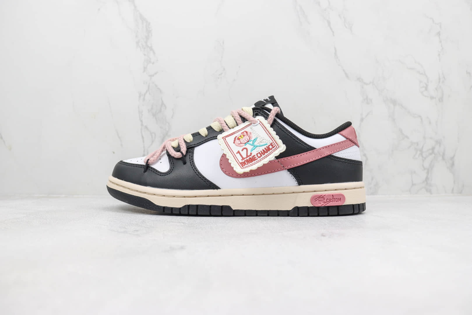 耐克Nike SB Dunk Low纯原版本低帮SB Dunk情人节玫瑰心事绑带板鞋 莆田耐克货源 货号:CW1590-100