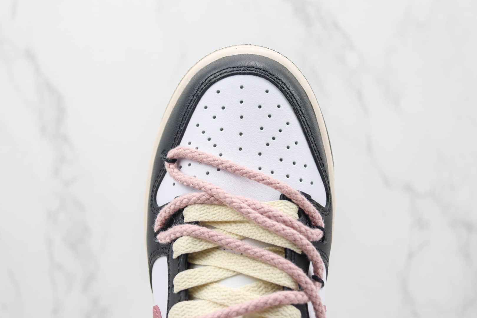 耐克Nike SB Dunk Low纯原版本低帮SB Dunk情人节玫瑰心事绑带板鞋 莆田耐克货源 货号:CW1590-100