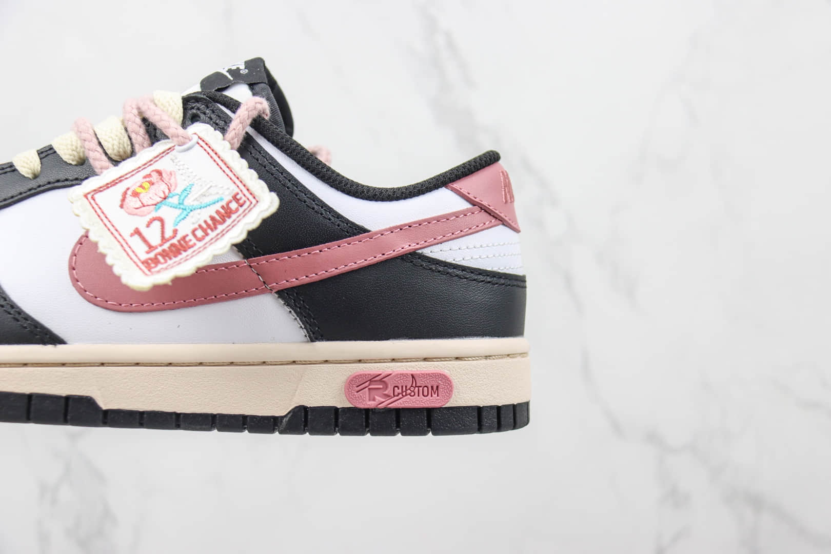 耐克Nike SB Dunk Low纯原版本低帮SB Dunk情人节玫瑰心事绑带板鞋 莆田耐克货源 货号:CW1590-100