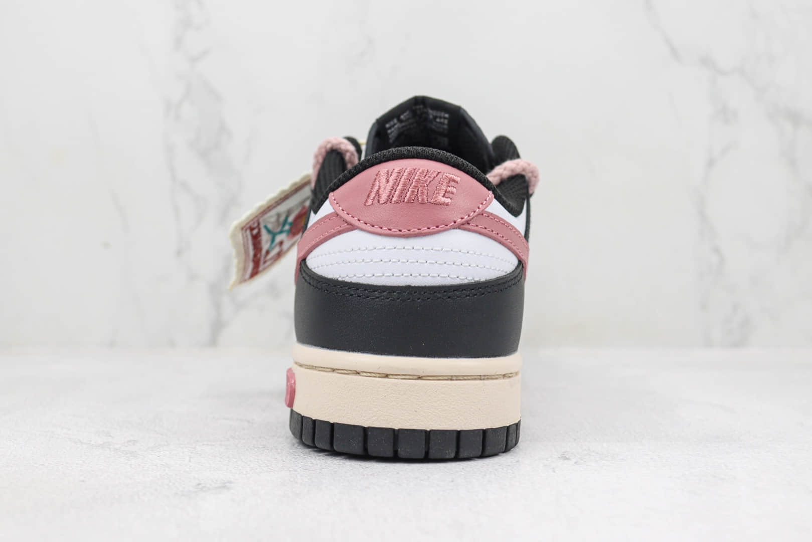 耐克Nike SB Dunk Low纯原版本低帮SB Dunk情人节玫瑰心事绑带板鞋 莆田耐克货源 货号:CW1590-100