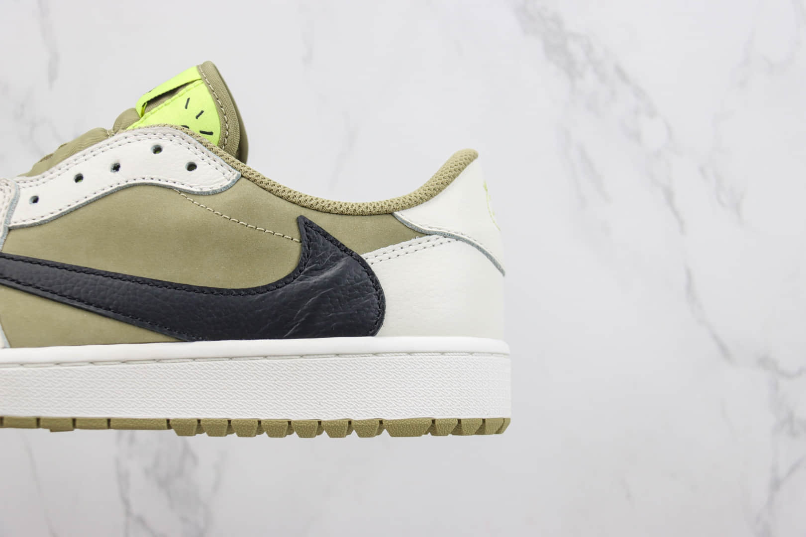 乔丹Travis Scott x Air Jordan 1 Low Golf纯原版本高尔夫AJ1低帮TS联名橄榄绿白黑倒钩板鞋 莆田AJ货源 货号：FZ3124-200