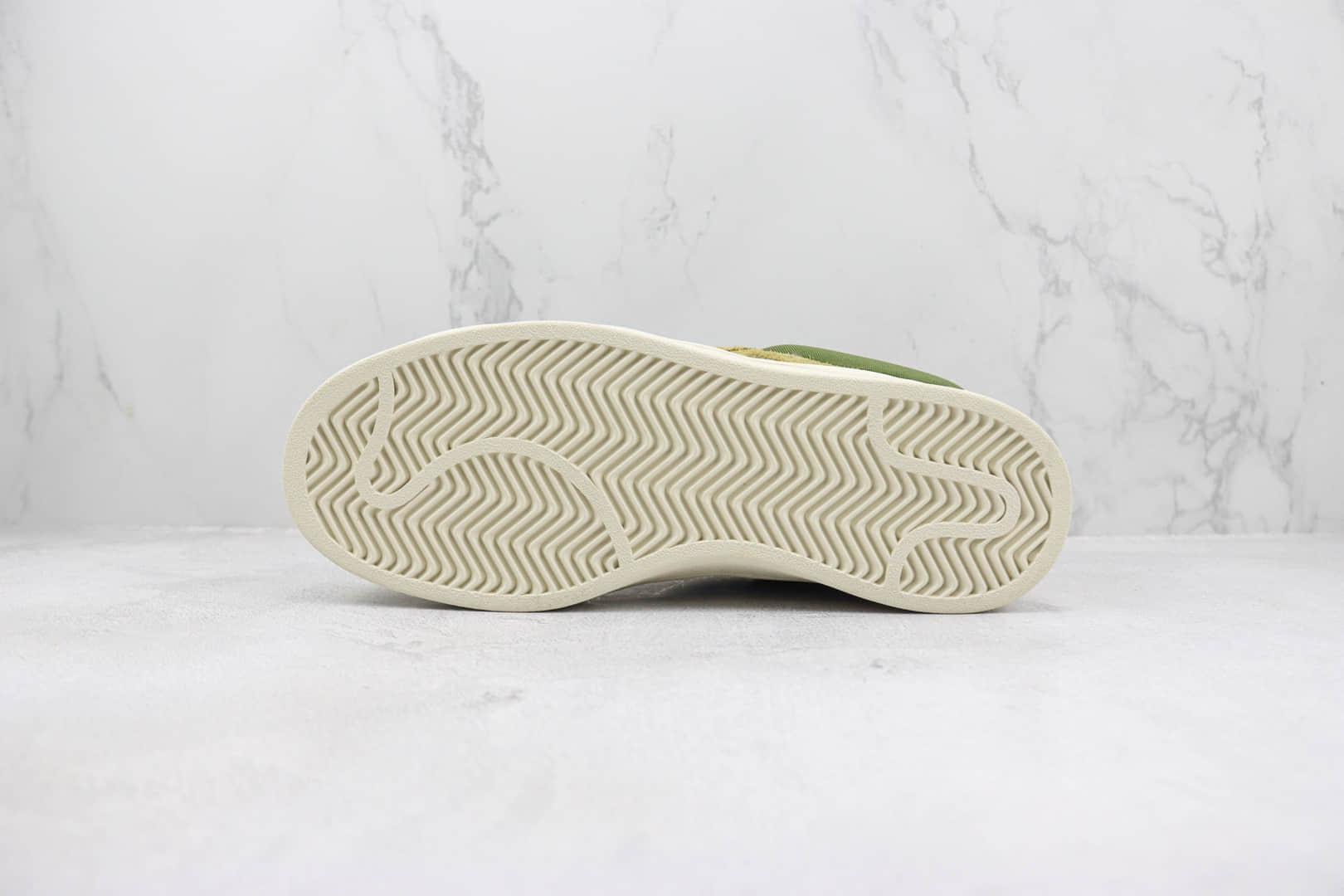 阿迪达斯Bad Bunny x adidas Campus “Olive”纯原版本坏痞兔联名苔藓绿复古增高板鞋 莆田阿迪达斯货源 货号:ID7950