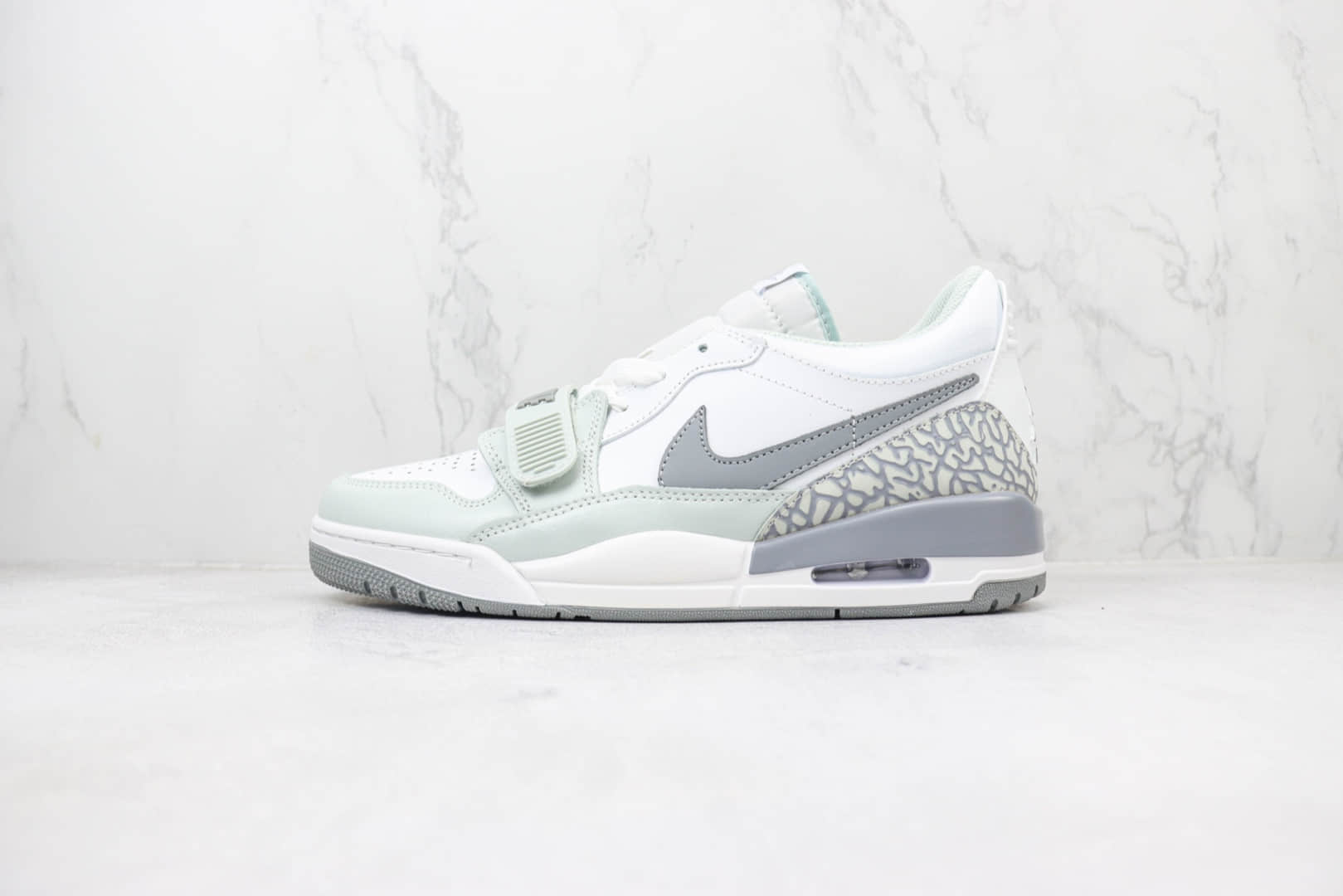 乔丹Air Jordan Legacy 312 Low纯原版本低帮AJ312白灰色三合一魔术贴篮球鞋 莆田AJ货源 货号:PV8115-101